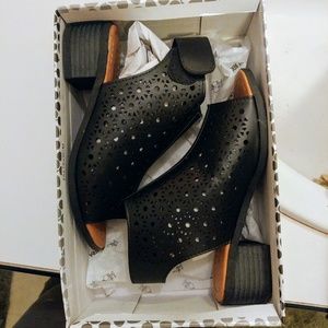 Little Girls Black Dress Sandal